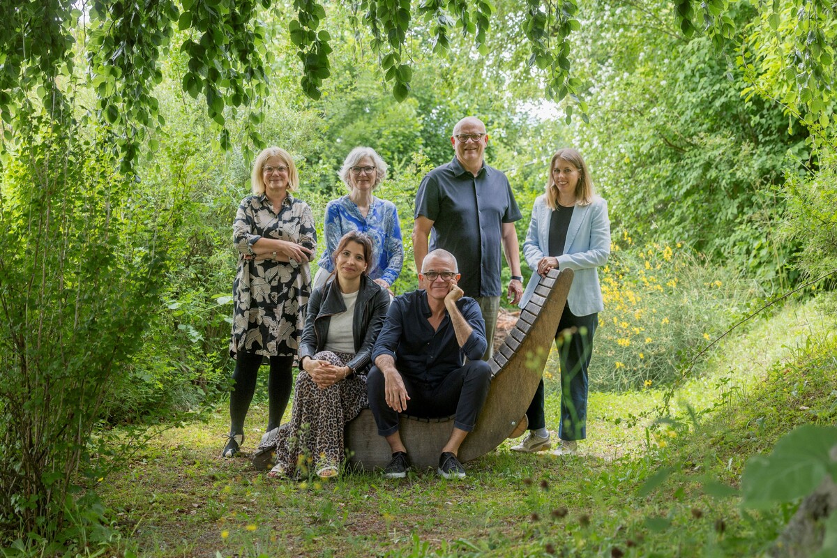 Von links hinten: Ir&egrave;ne Schwander, Ruth Aregger, Stephan Bachmann, Simone Eggerschwiler / Von links vorne: Rahel Rufer, Bruno Hermann